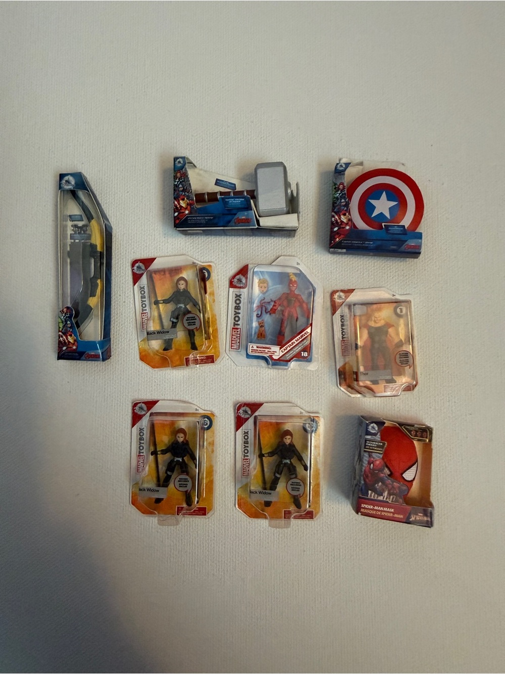 Marvel Kids Action Figure Bundle - Mini Brands 9pc